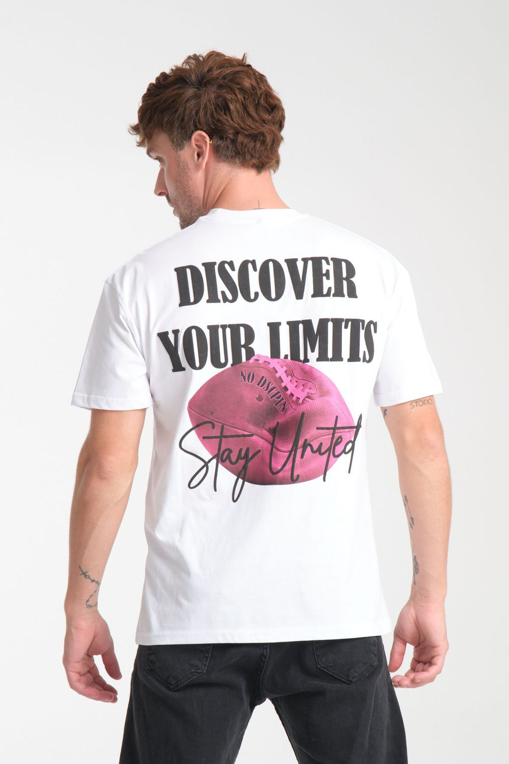 TRENDYOL MAN Beyaz Oversize/Genis Kesim S?rt Bask?l? %100 Pamuk T-Shirt TMNSS25TS00225