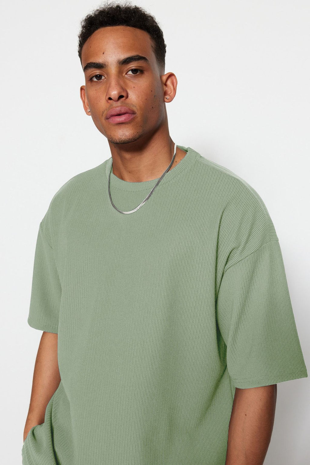 TRENDYOL MAN Kahverengi Premium Oversize Bisiklet Yaka K?sa Kol Dokulu K?r?smaz Ottoman T-Shirt TMNSS23TS00081 - Trendyolmilla фото 33
