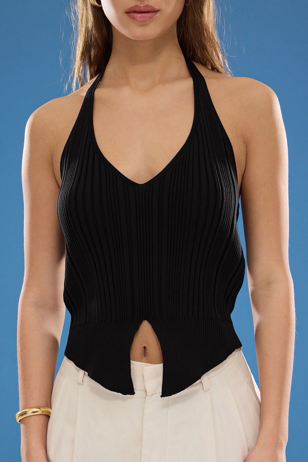 Siyah Boyundan Ask?l? Ince Bluz TWOSS25BZ00327