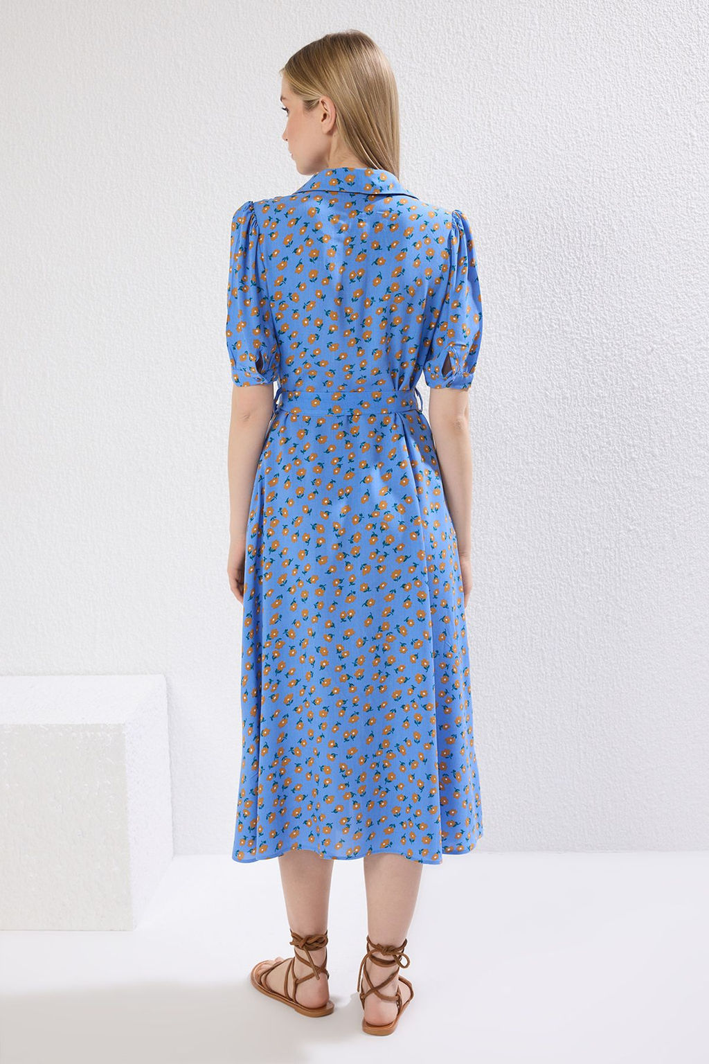 Mavi Cicek Desenli Kusakl? Midi Dokuma Viskon Gomlek Elbise TWOSS20EL1559