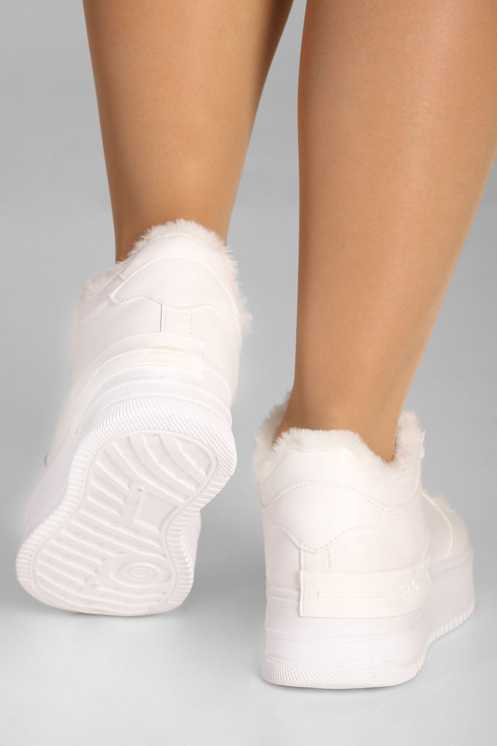 Кроссовки зимние с мехом женские