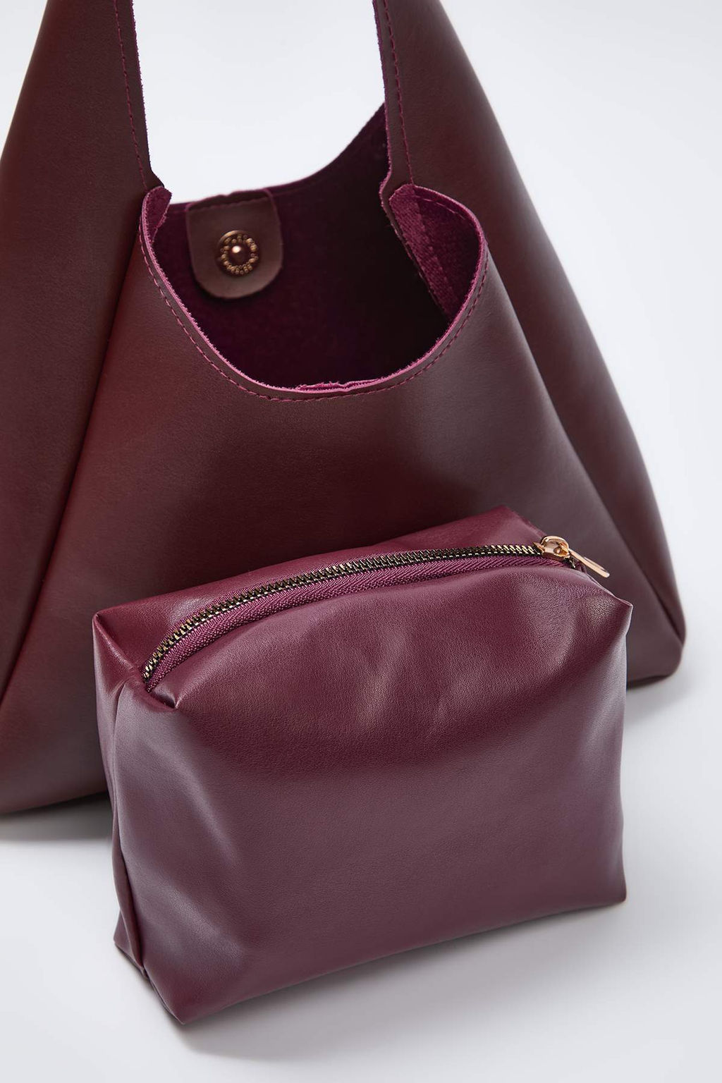 Bordo Yavrulu Oval Kad?n Orta Boy Omuz Canta TAKAW25OC00007