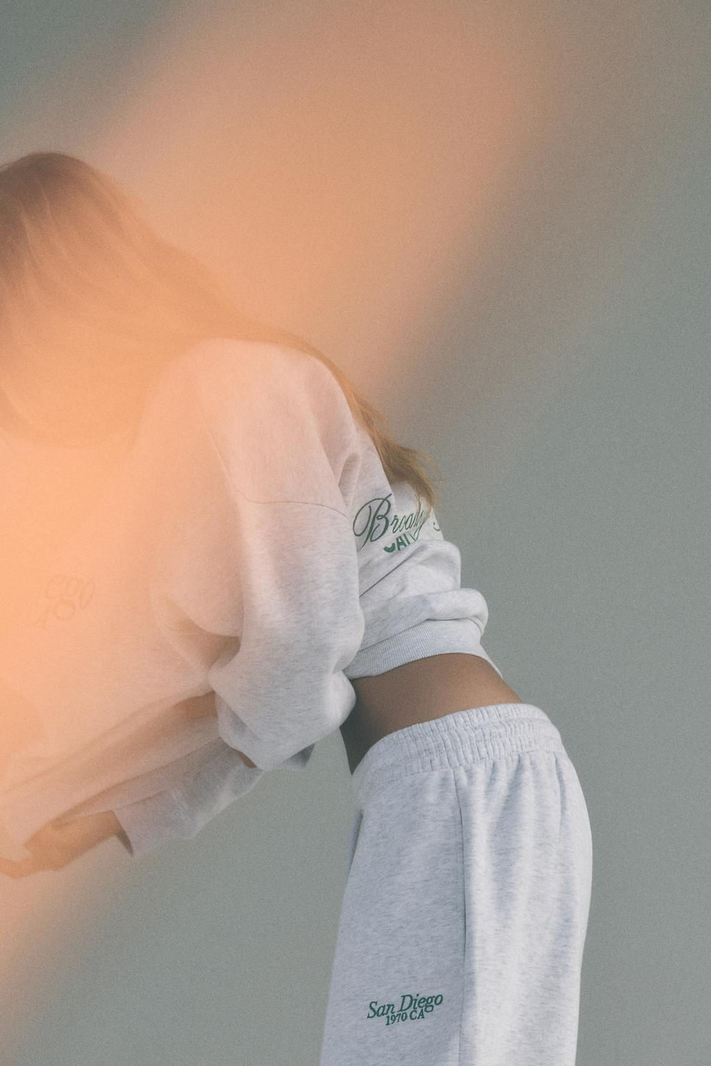 PLUSH JOGGING TROUSERS WITH SLOGAN - Zara фото 7