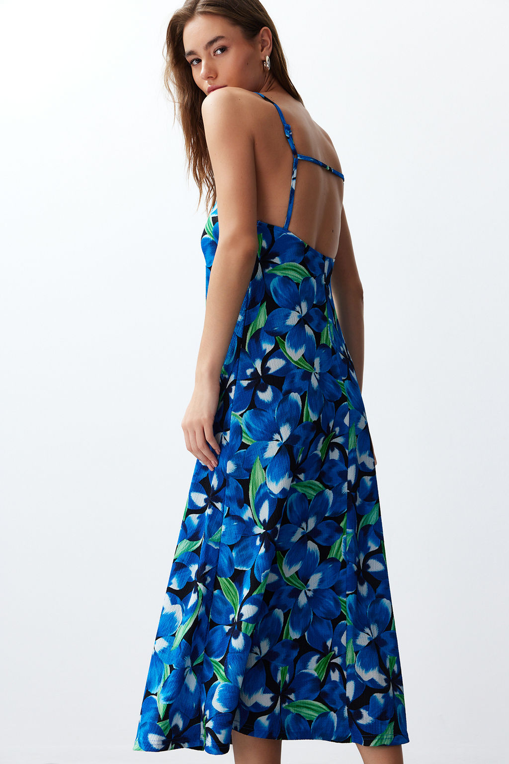 Mavi Bask?l? Ayarlanabilir Ask?l? Kare Yaka A-Line Burumcuk/Dokulu Orme Maxi Elbise TWOSS24EL00060