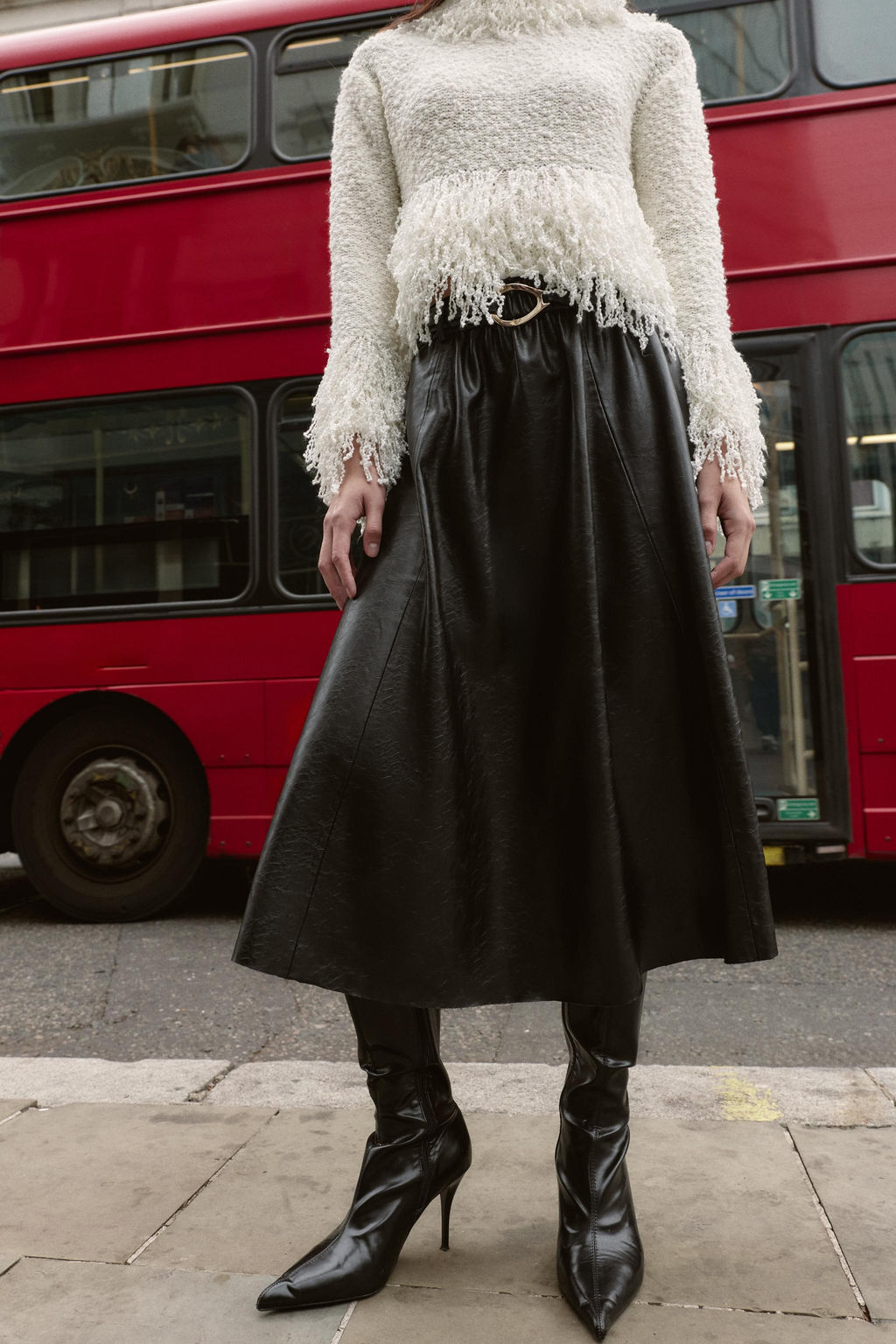 FAUX LEATHER CAPE MIDI SKIRT WITH BELT - Zara фото 4