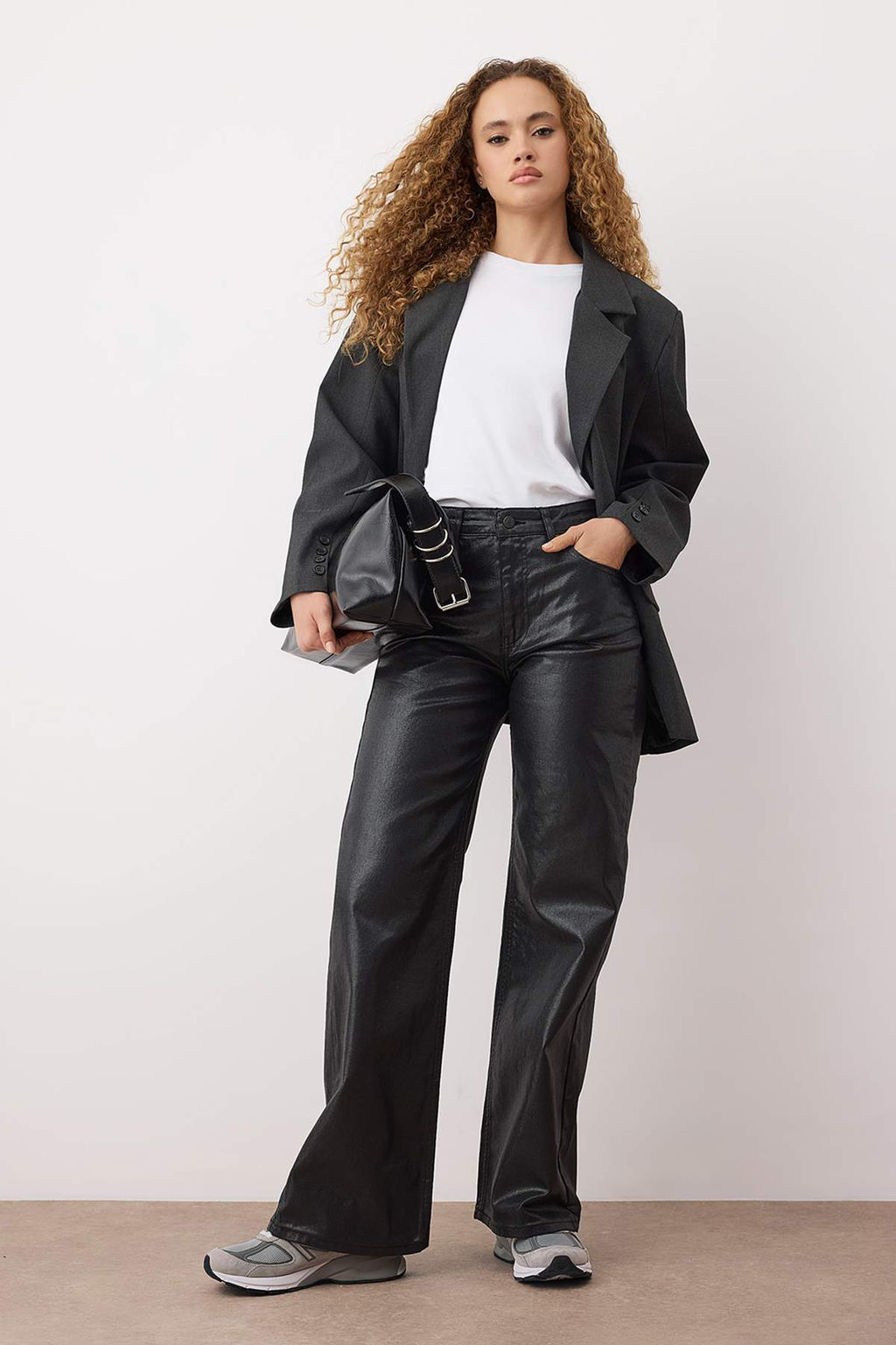 Siyah Kaplama Yuksek Bel Wide Leg Jeans TWOAW26JE00156 - Trendyolmilla фото 2