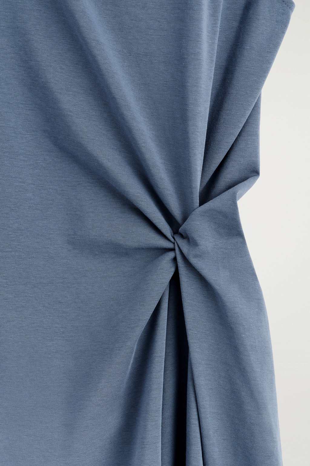 VESTIDO MIDI EL?STICO CON DETALLE DE NUDO - H&m фото 6