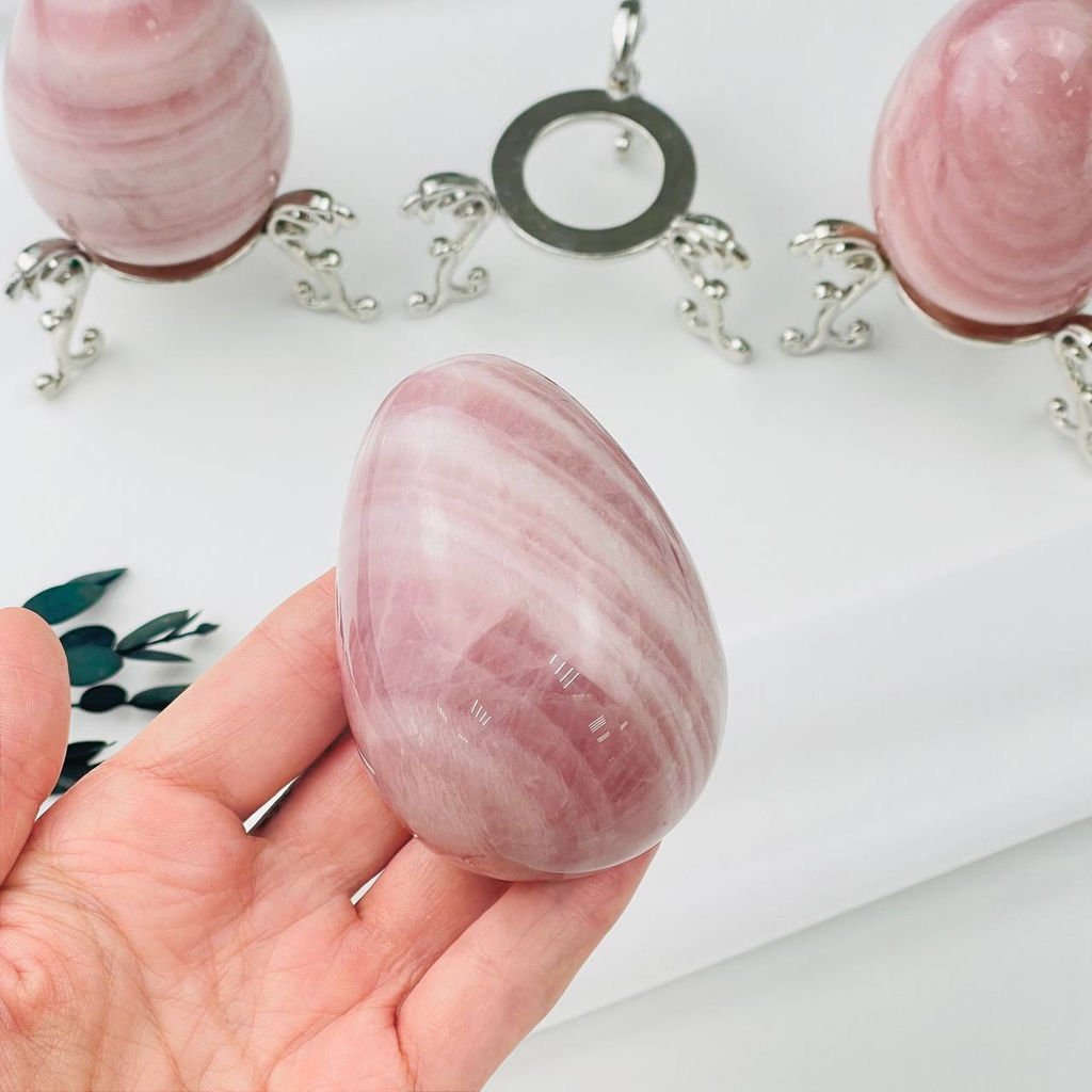 Яйцо из мадагаскарского Розового кварца