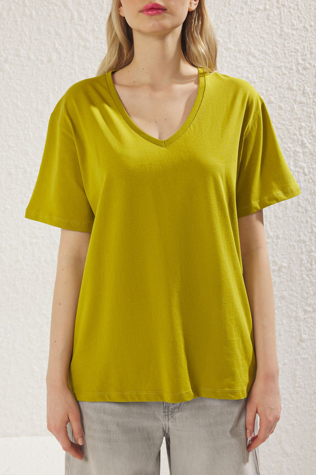 Yag Yesili %100 Pamuk Oversize/Genis Kal?p V Yaka Orme T-Shirt TWOSS23TS00003