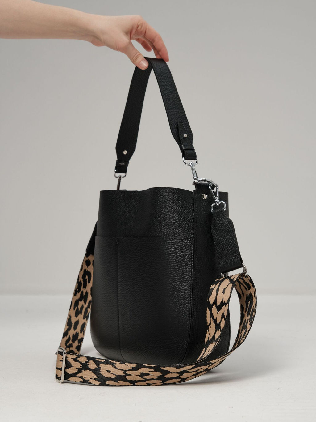 Сумка кожаная на плечо Azaro 30868 черный