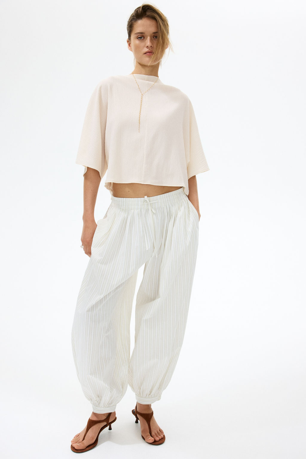Top efecto arrugado con escote barco - H&m фото 4
