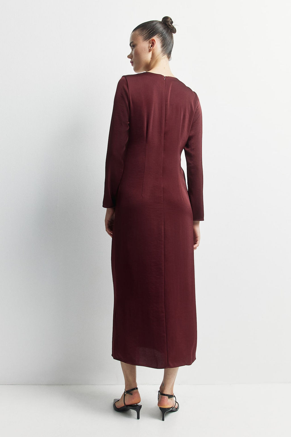 MAMA Vestido de saten drapeado con detalle de nudo - H&m фото 4