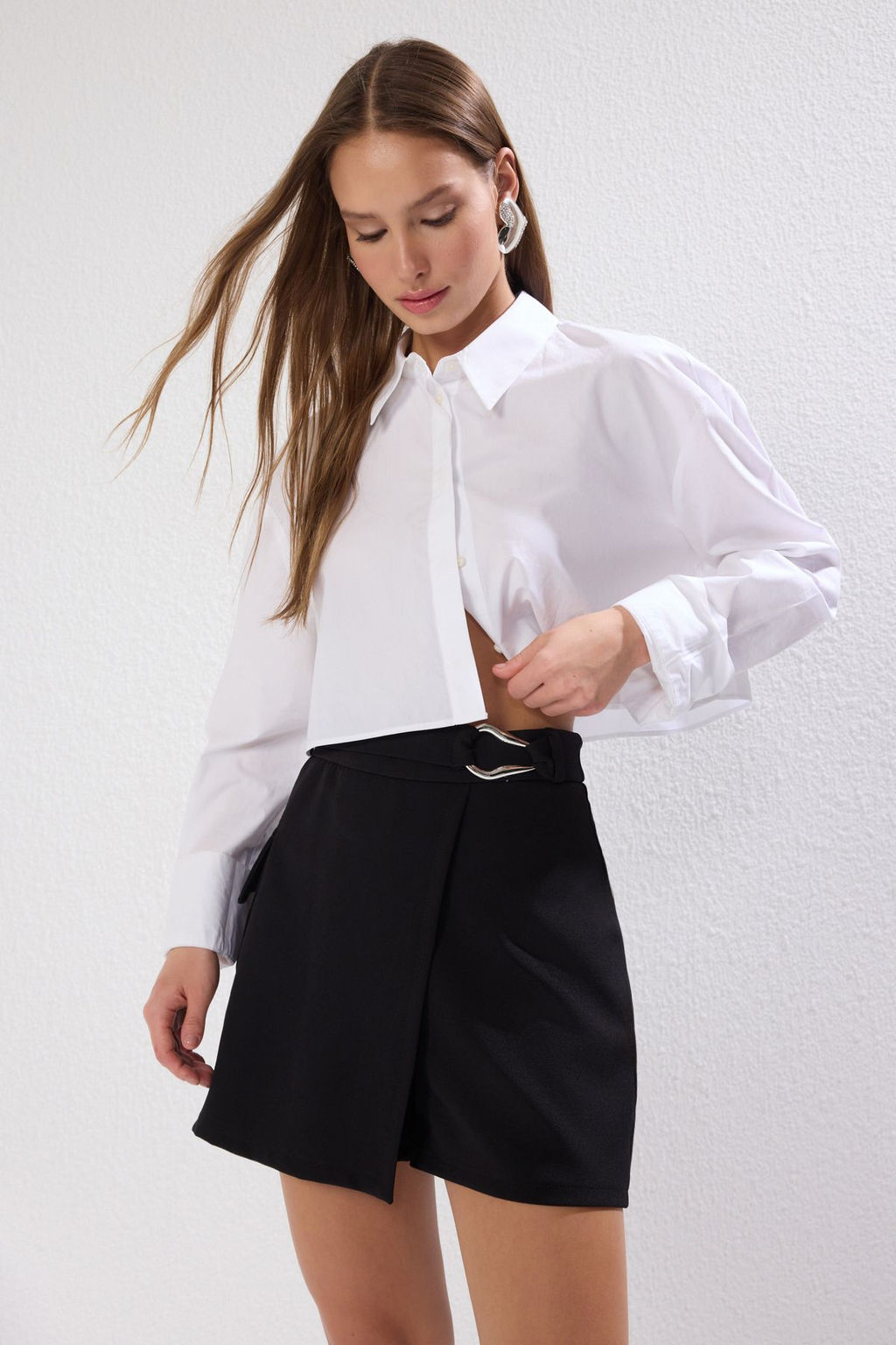 TRENDYOLMILLA Siyah Aksesuarl? Dokuma Sort Etek TWOAW24SR00061  фото 3