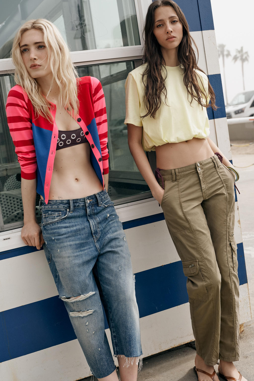 CAMISETA CROPPED ABULLONADA / Amarillo claro - Zara фото 3