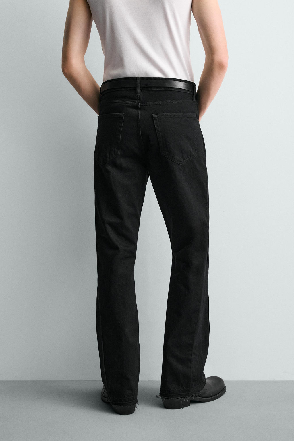 JEANS FLARE FIT ROTOS / Negro - Zara фото 17