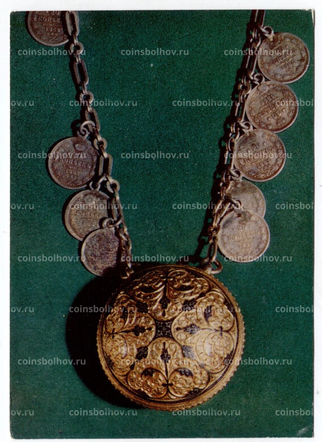 Открытка Коробочка -амулетница. Мастер Алихан Ахмедов. Серебро. Глубокая гравировка. Чернь,позолота,20-е годы XX века