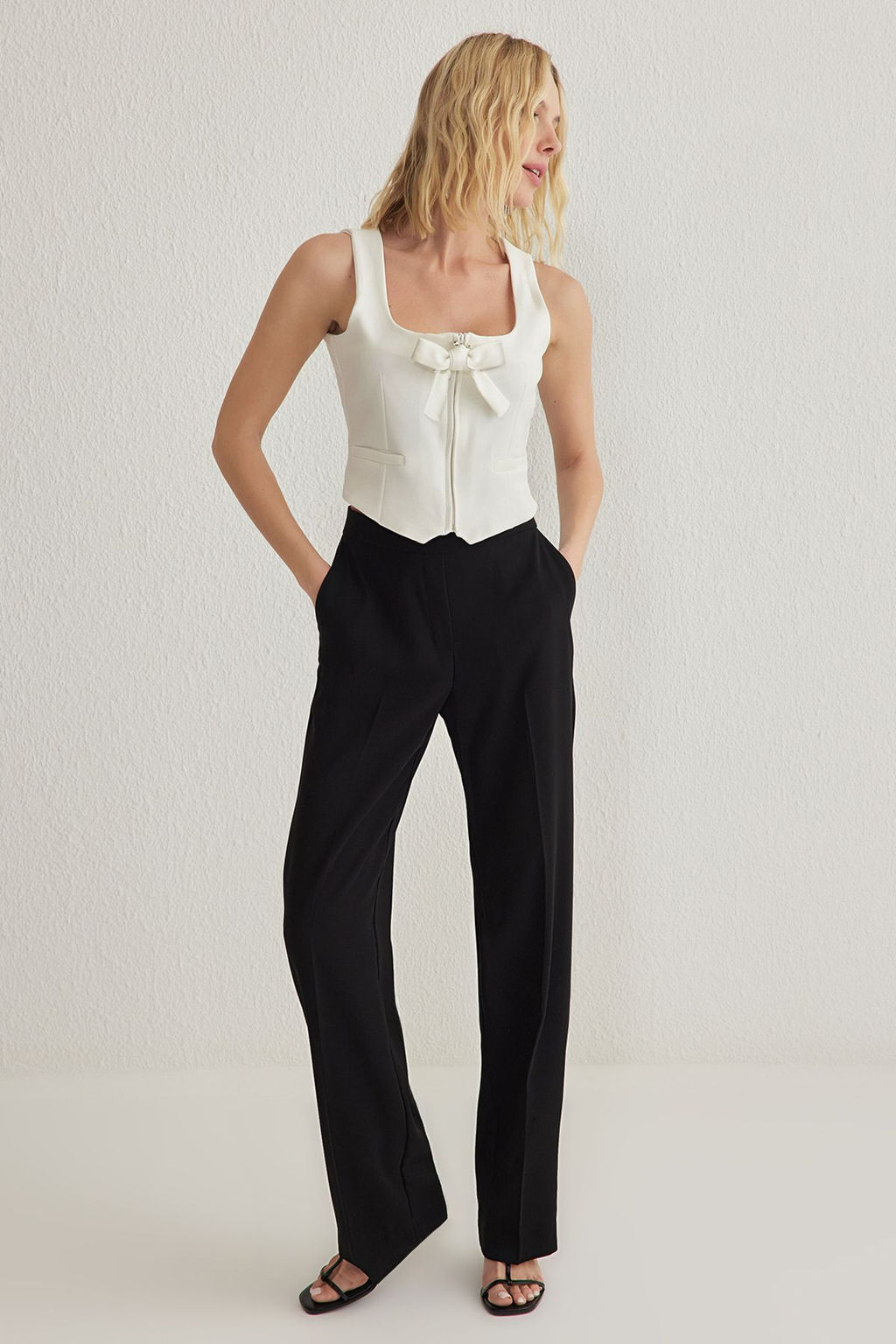 TRENDYOLMILLA Beyaz Regular Kurdele Detayl? Dokuma Yelek TWOSS25YE00036  фото 9