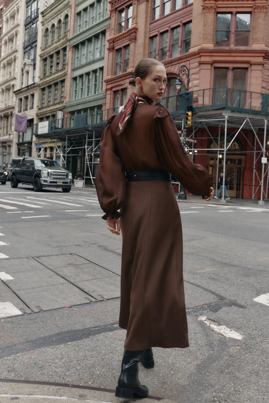 MIDI DRESS WITH CONTRASTING BELT - Zara фото 6