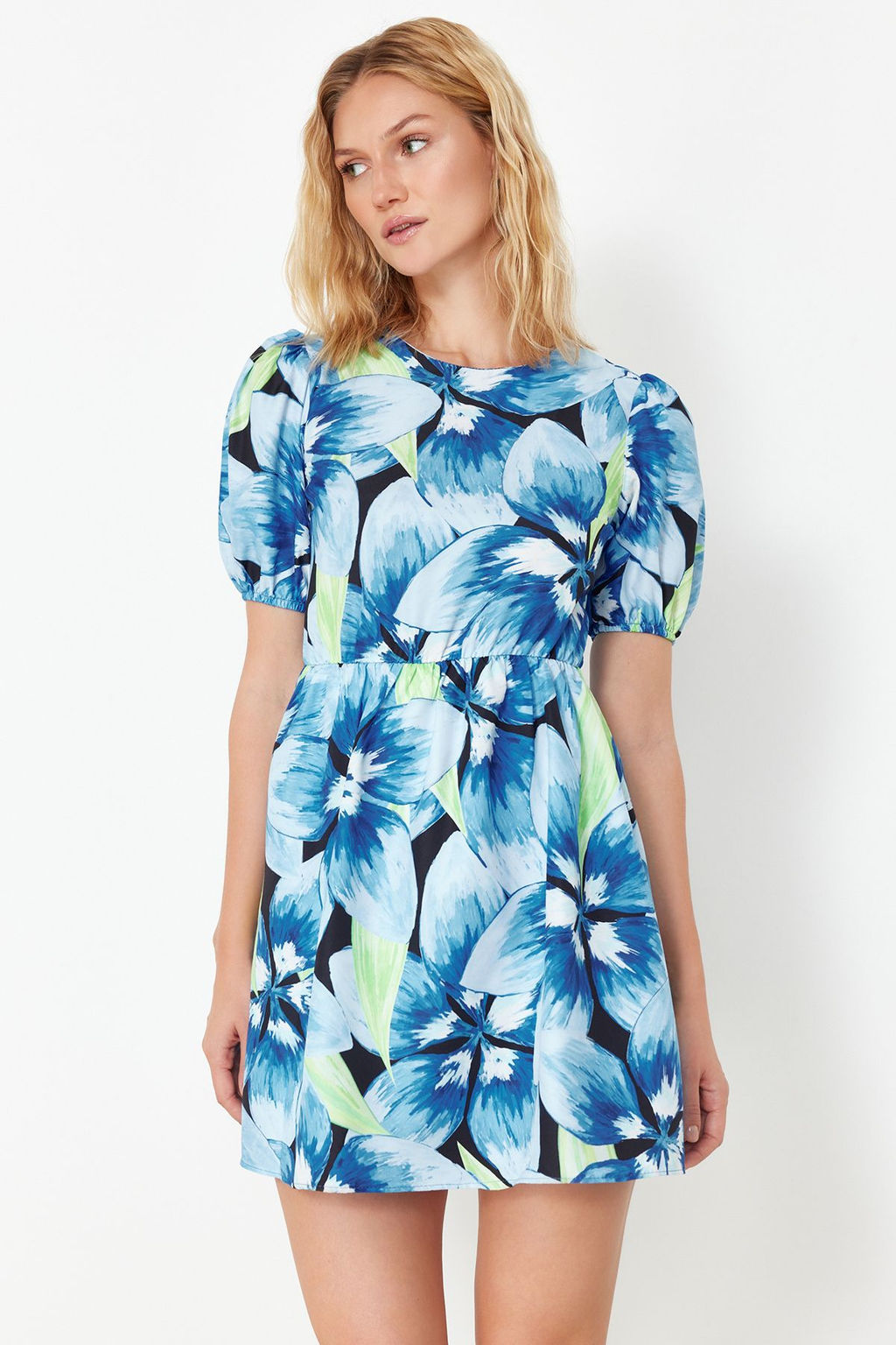 Lacivert Cicekli Skater/Belden Ac?lan S?rt Detayl? Mini Dokuma Elbise TWOSS22EL2858