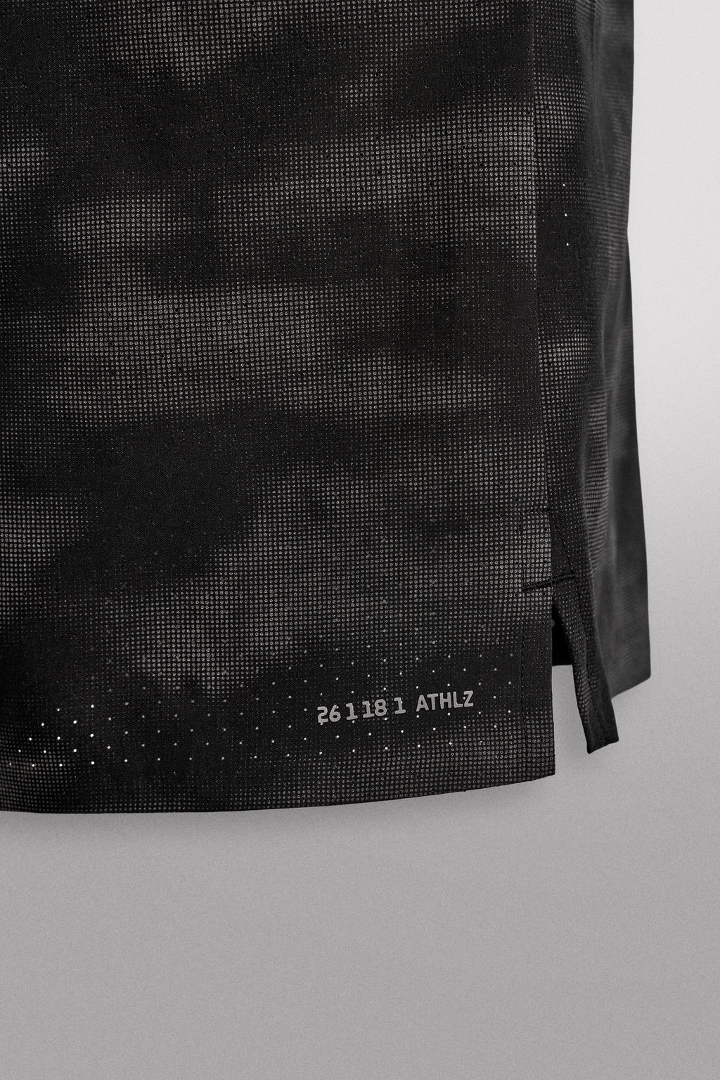 PERFORATED RUNNING SHORTS - Zara фото 7