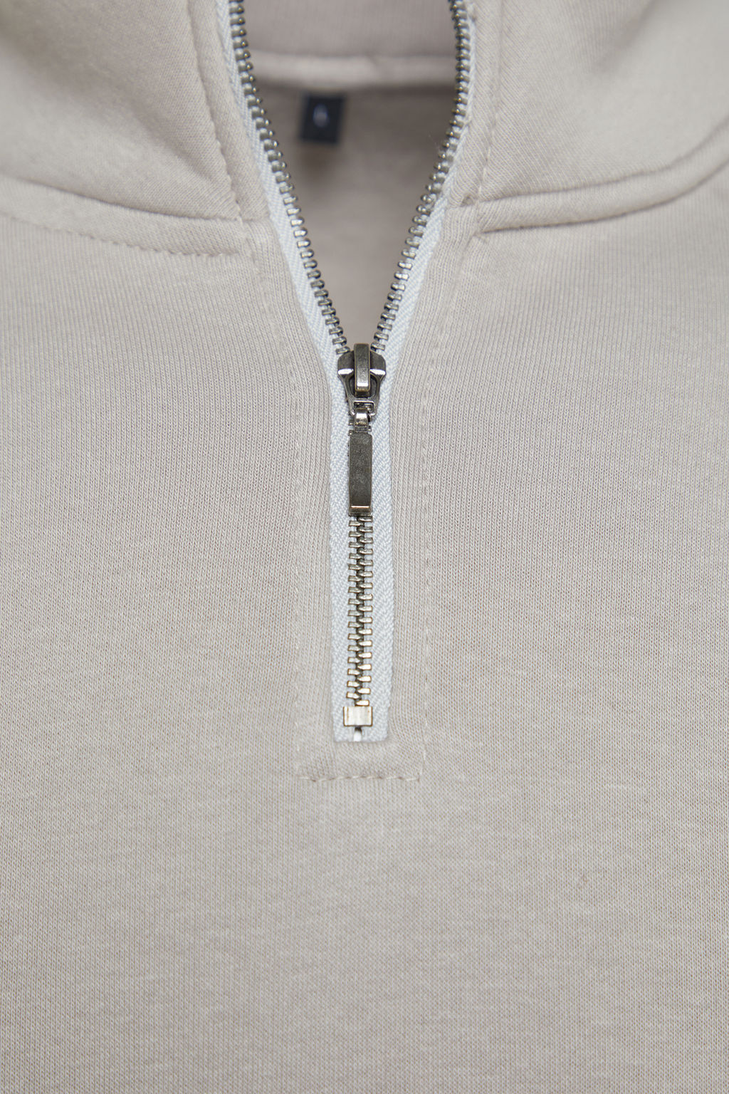 Gri Regular/Normal Kesim Dik Yaka Fermuarl? Pamuklu Basic Ici Polar Sweatshirt TMNAW24SW00041