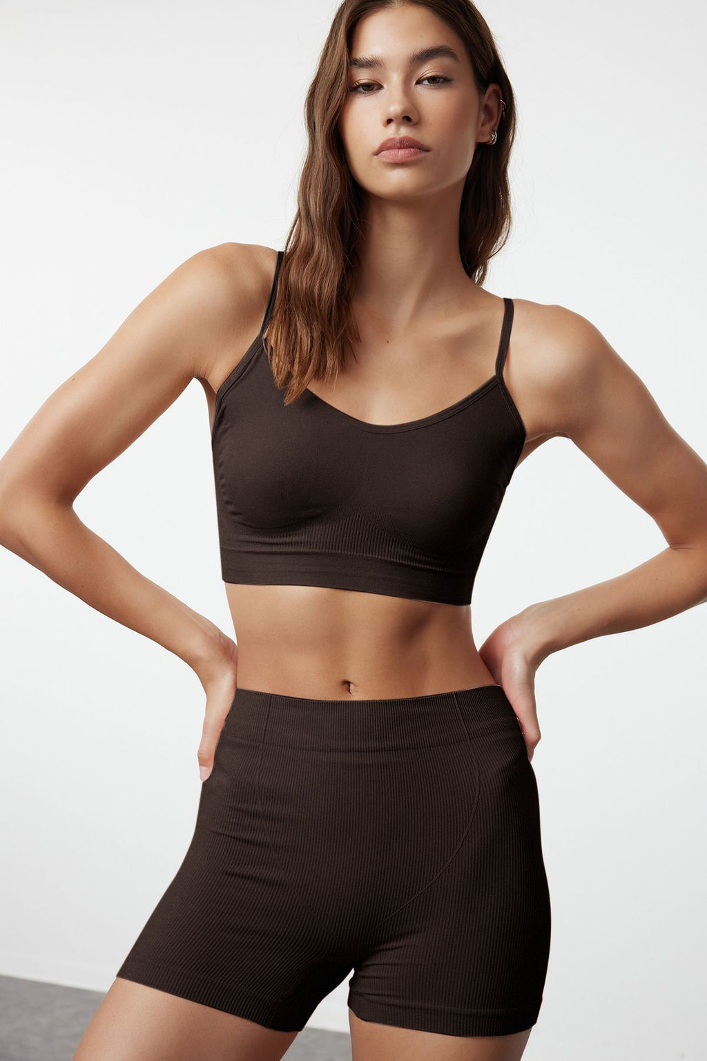 TRENDYOLMILLA Siyah Seamless/Dikissiz Balensiz Ip Ask?l? Orme Bustiyer THMAW21BS0002  фото 10