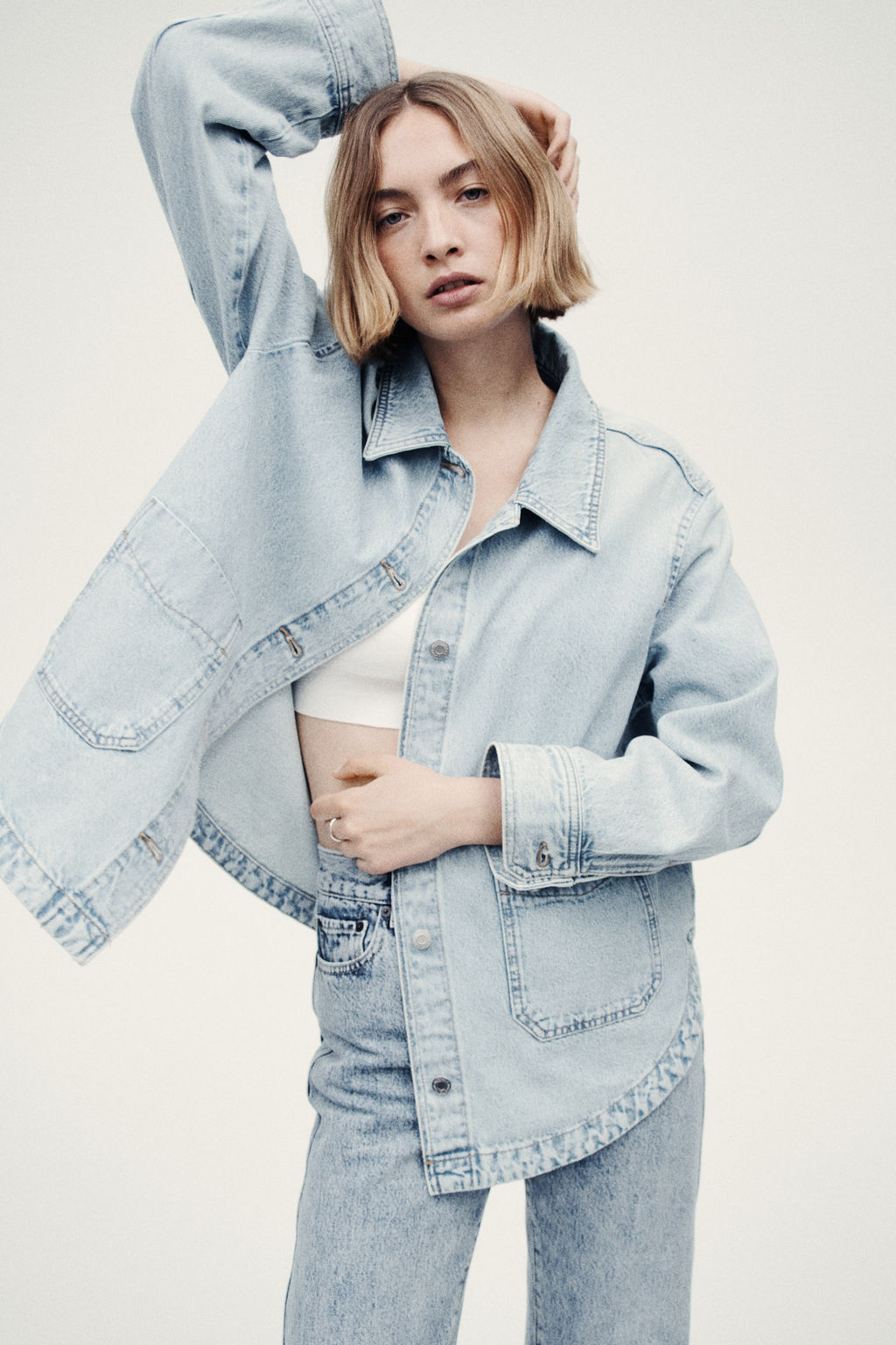 Chaqueta camisera en denim - H&m фото 6