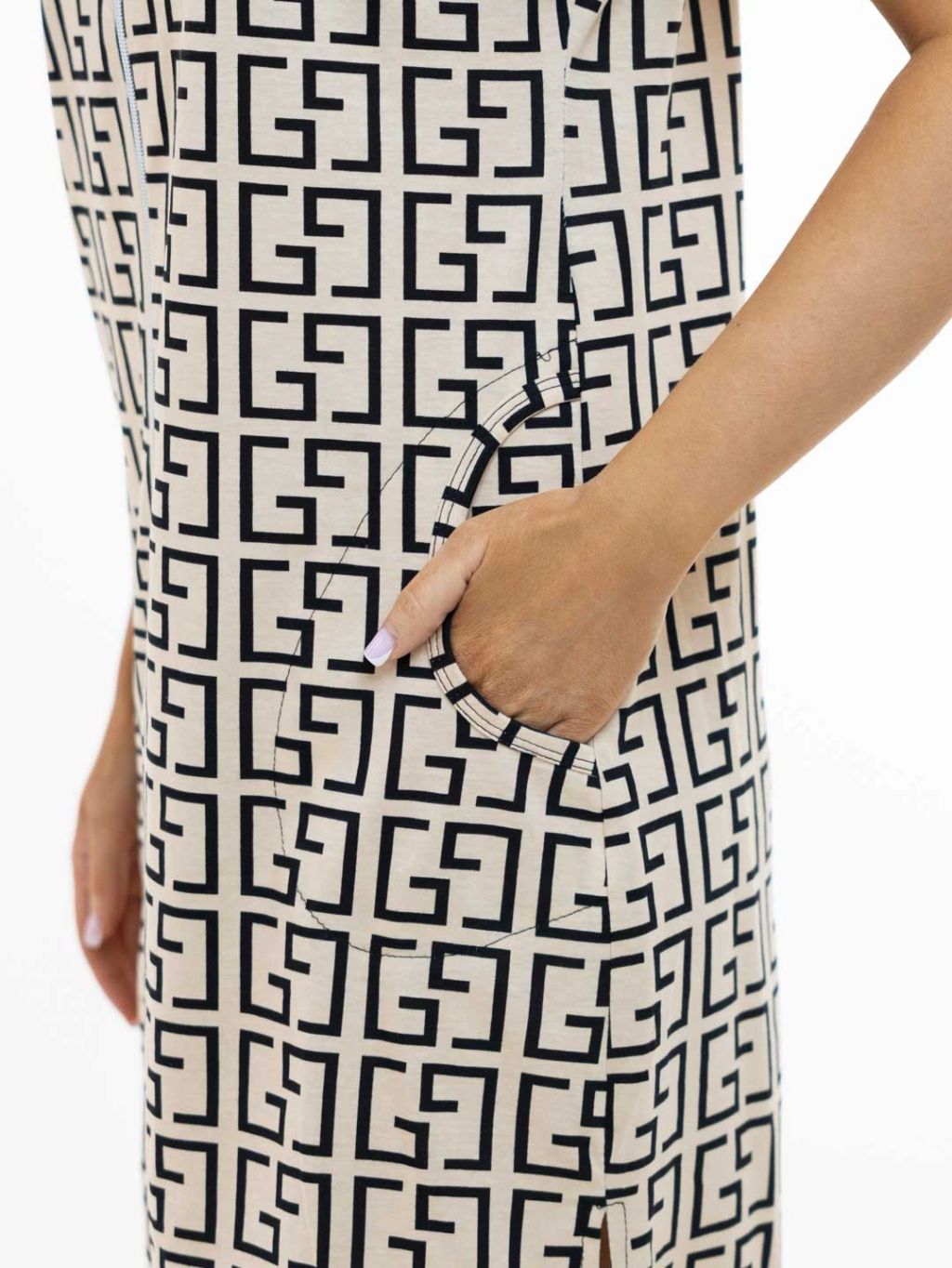 Халат женский, цвет черный песочный