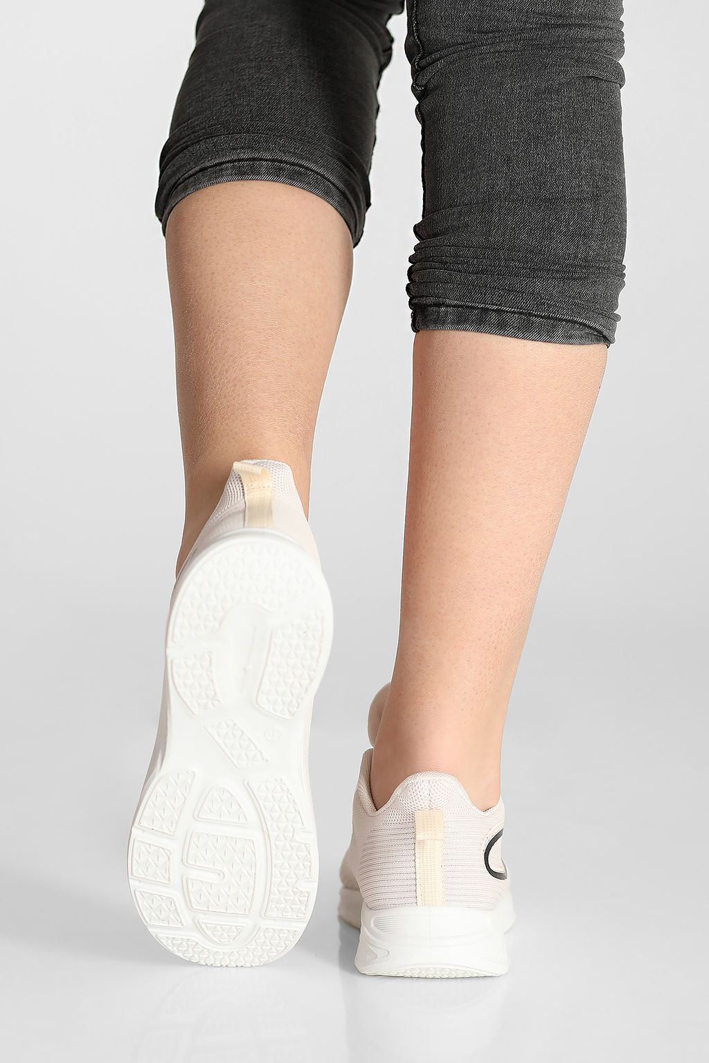 Кроссовки женские спортивные бежевые