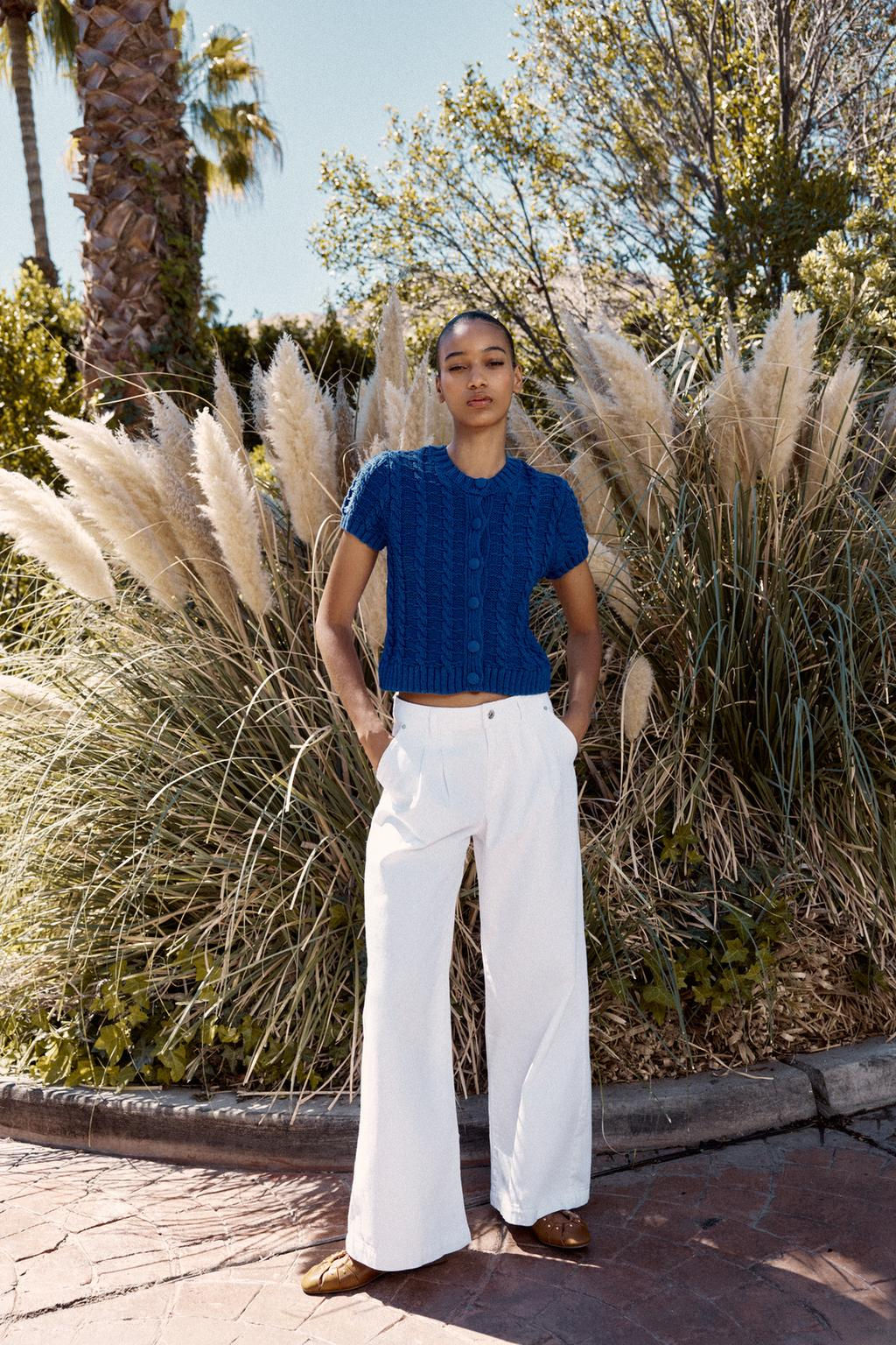 SHORT SLEEVE KNIT CARDIGAN