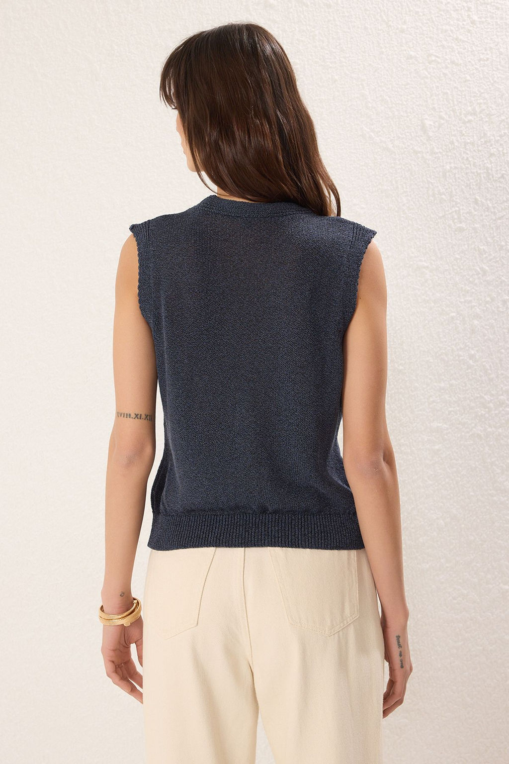 TRENDYOLMILLA Lacivert V Yaka Yelek TWOSS25YE00071  фото 4