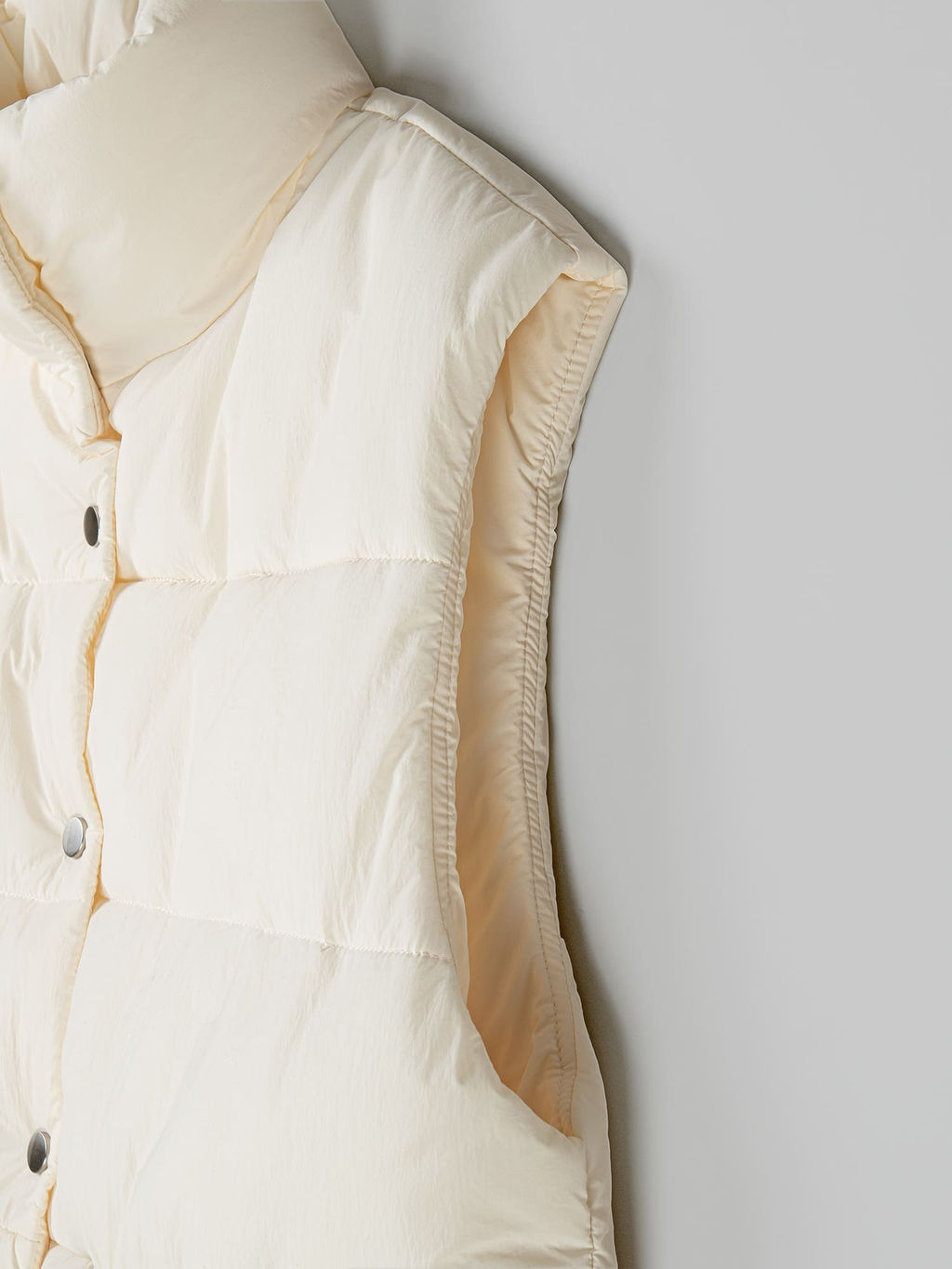 Жилет стеганый "Белый кварц" женский