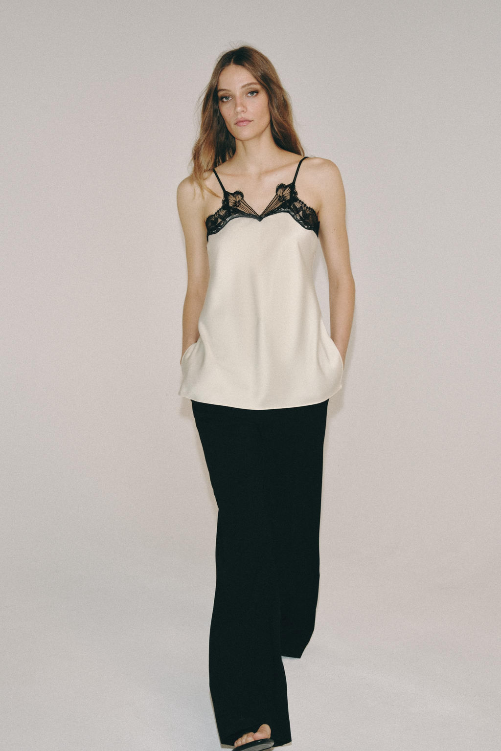 TOP ENCAJE CONTRASTE ZW COLLECTION / Crudo - Zara фото 12