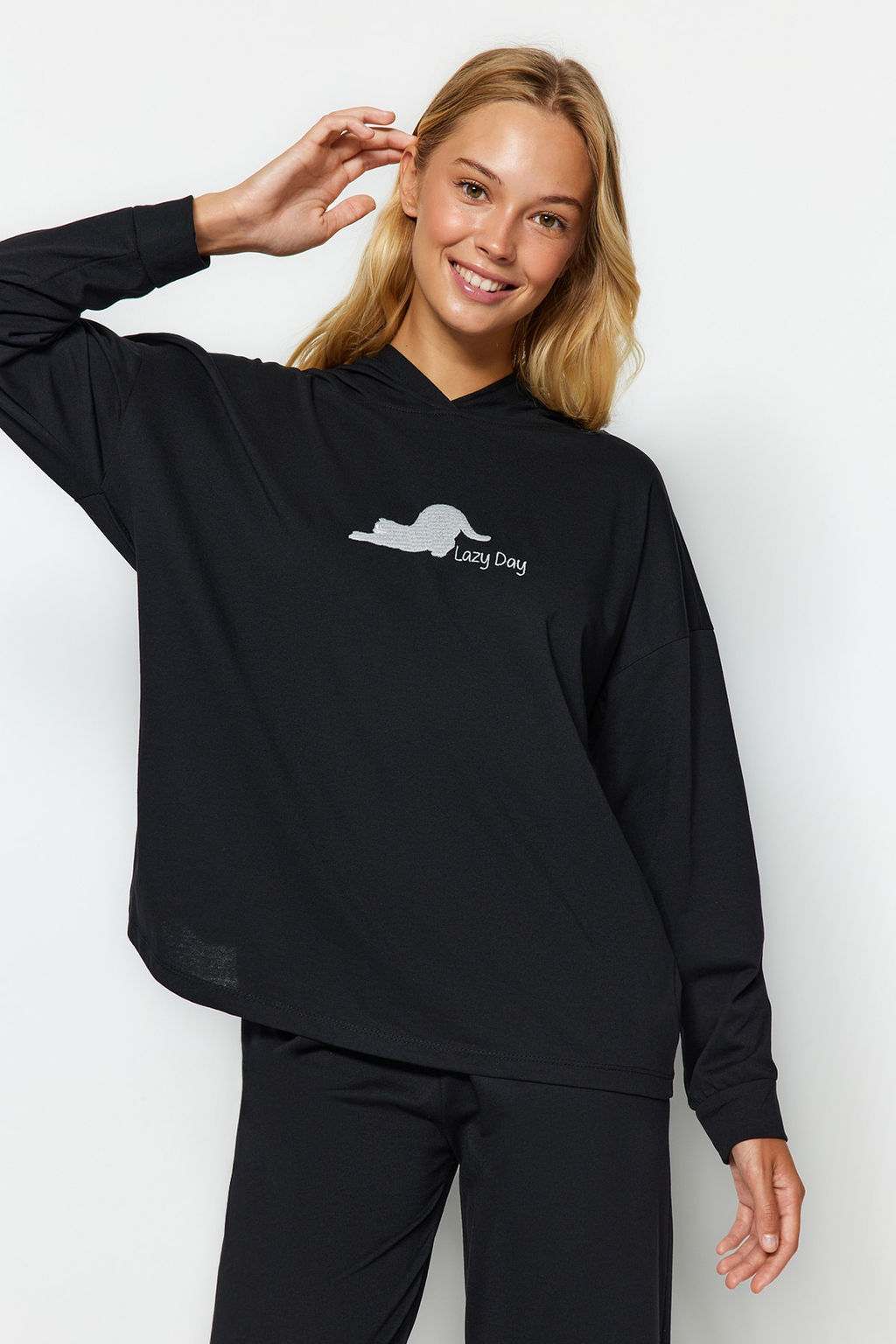 Siyah Kedi Bask?l? Sweatshirt-Pantolon Orme Pijama Tak?m? THMAW24PT00044