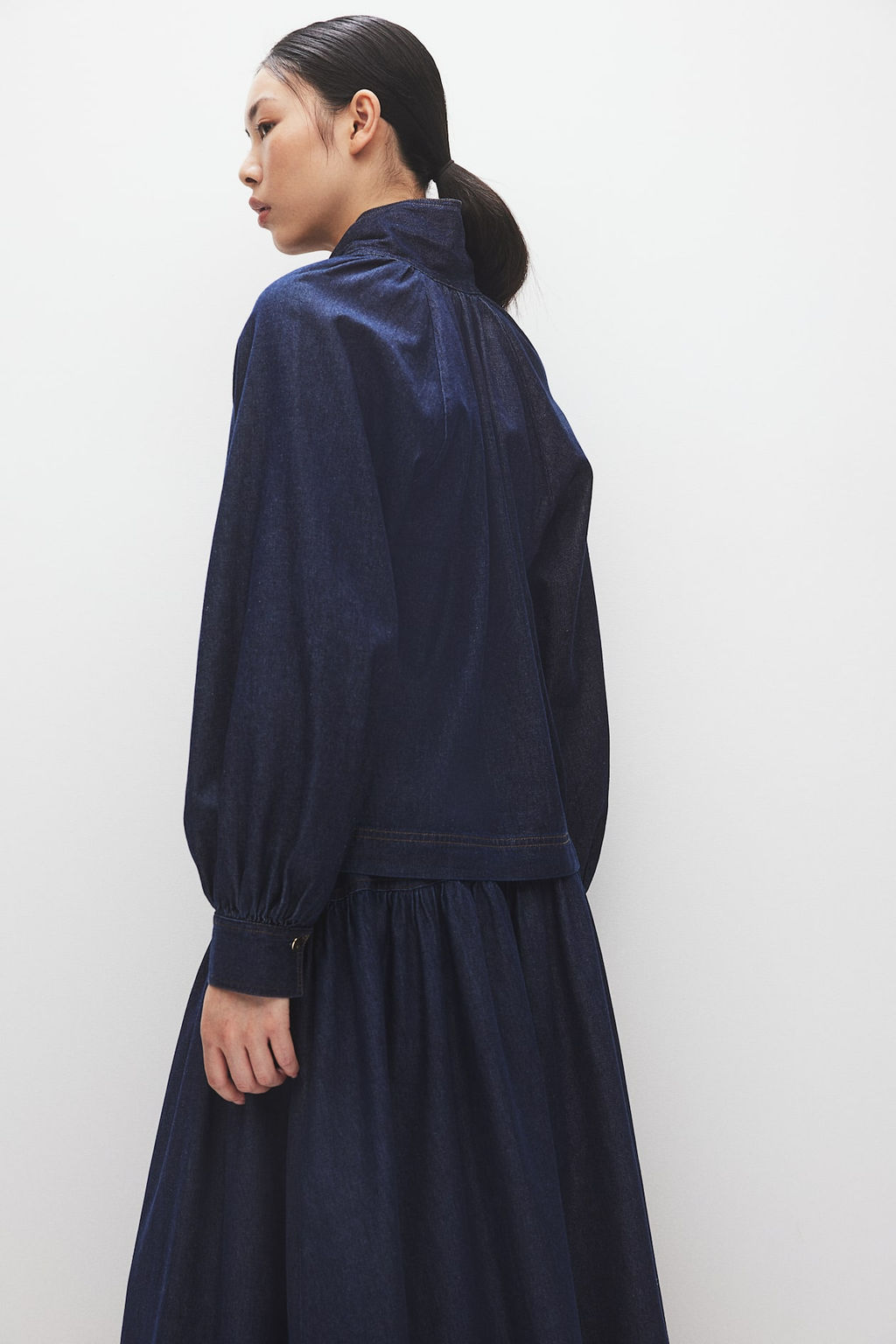 Blusa denim con lazada - H&m фото 4