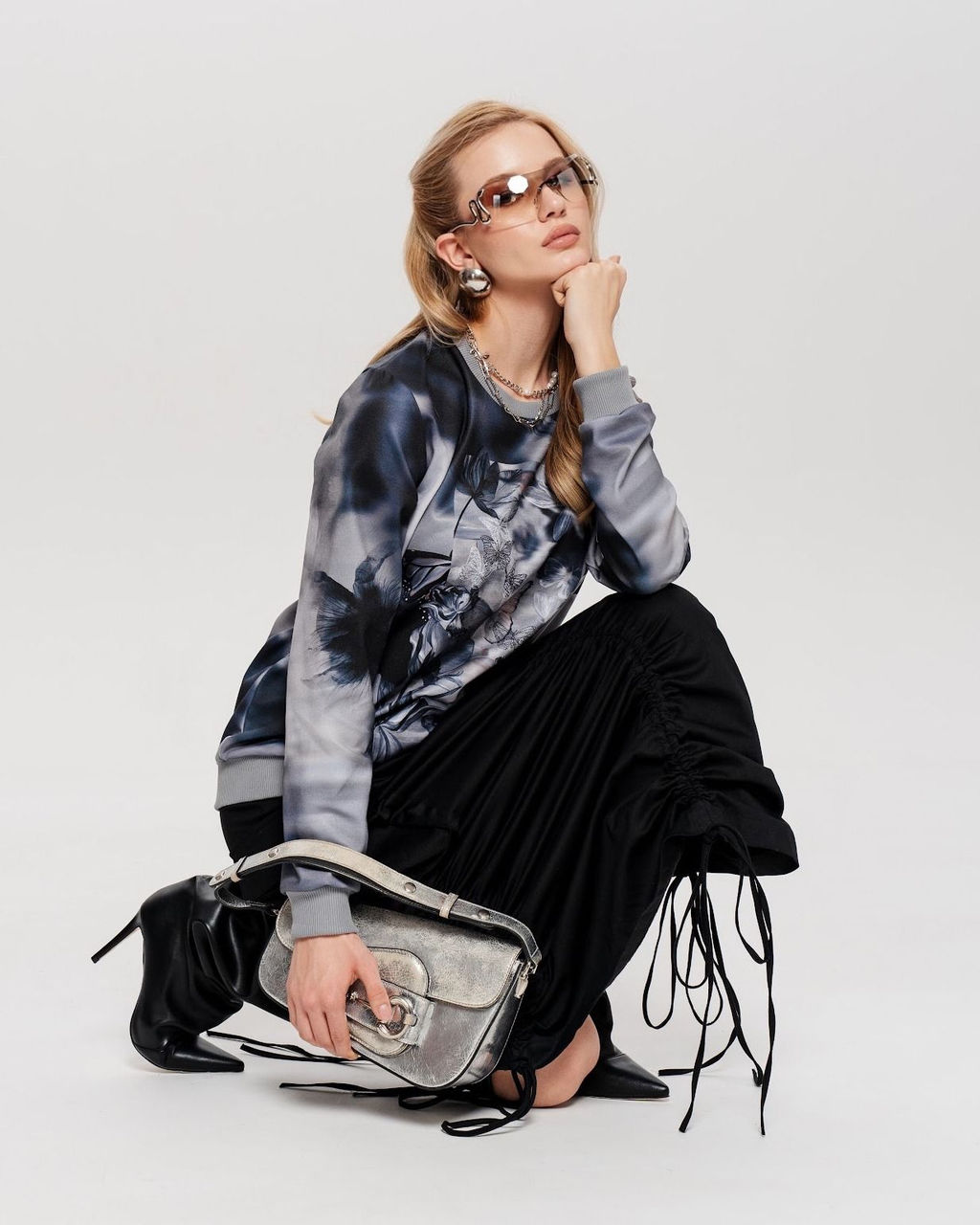 Свитшот с однотонными манжетами SWP194