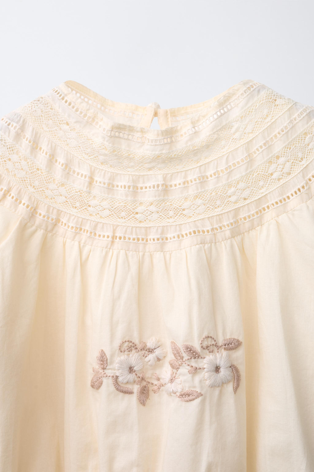 BLUSA BORDADOS / Crudo - Zara фото 3