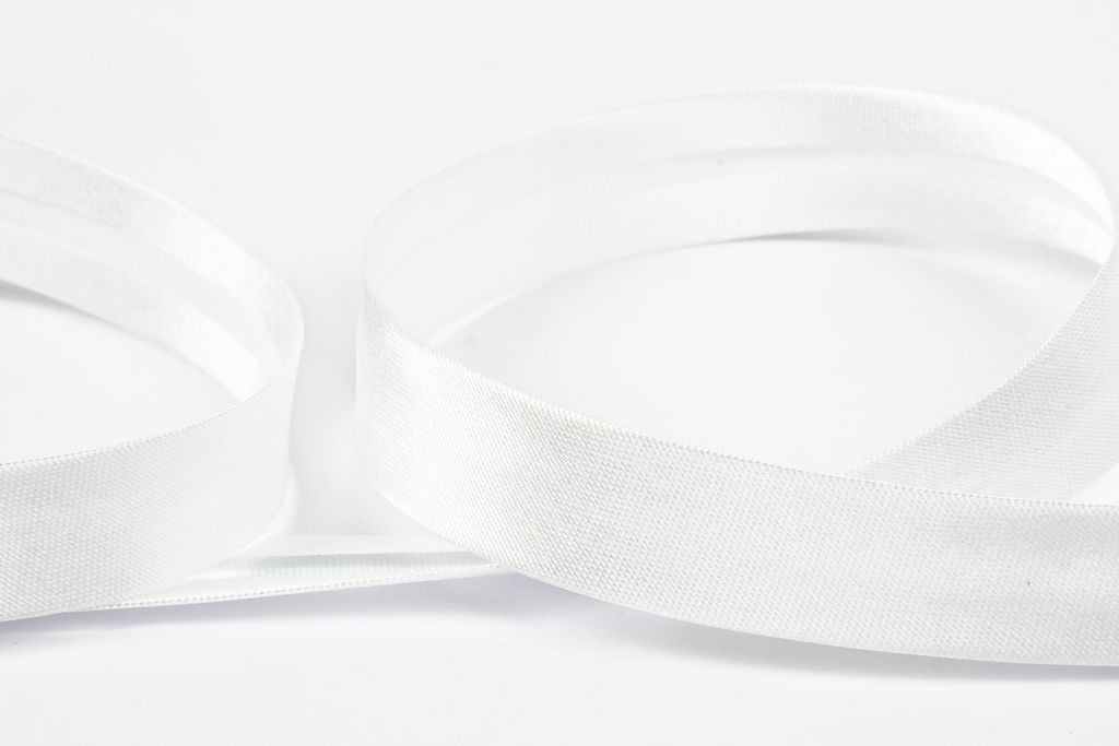 Косая бейка Gamma GK-15P 14 - 15 мм 132 м 1 м 2-й сорт белый №001