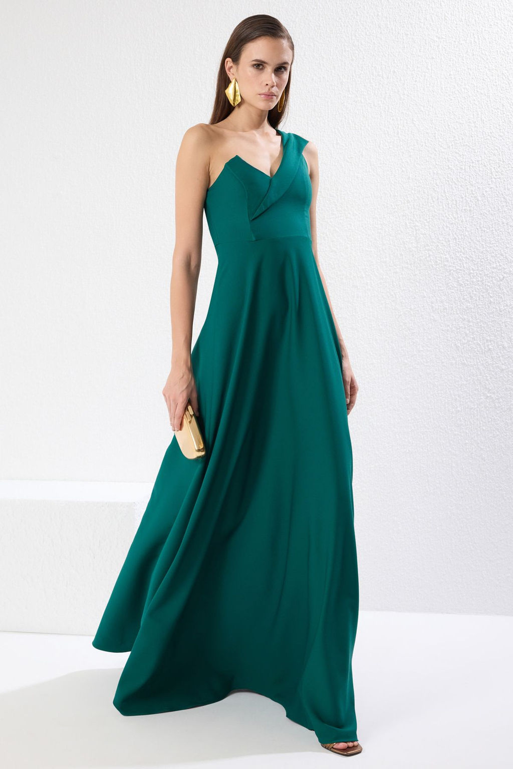 TRENDYOLMILLA Zumrut Yesili A-Kesim Yaka Detayl? Uzun Gece Abiye Elbise TPRSS19UT0054