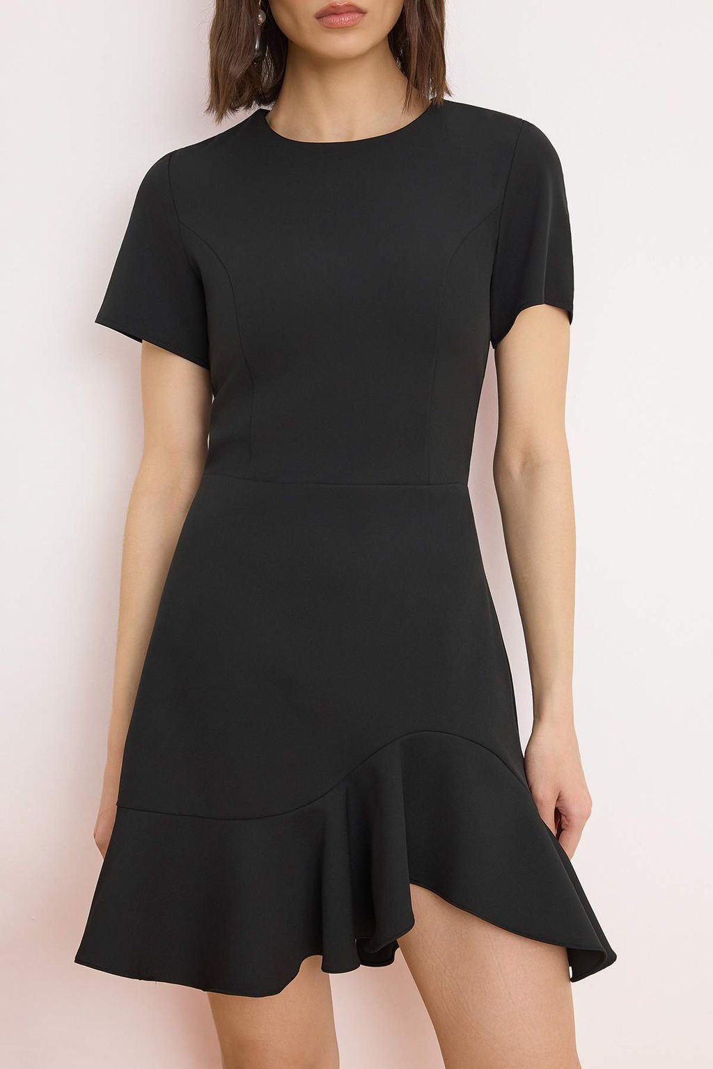 Siyah Etegi Volanl? K?sa / Mini Esnek Dokuma Elbise TWOSS26EL00303