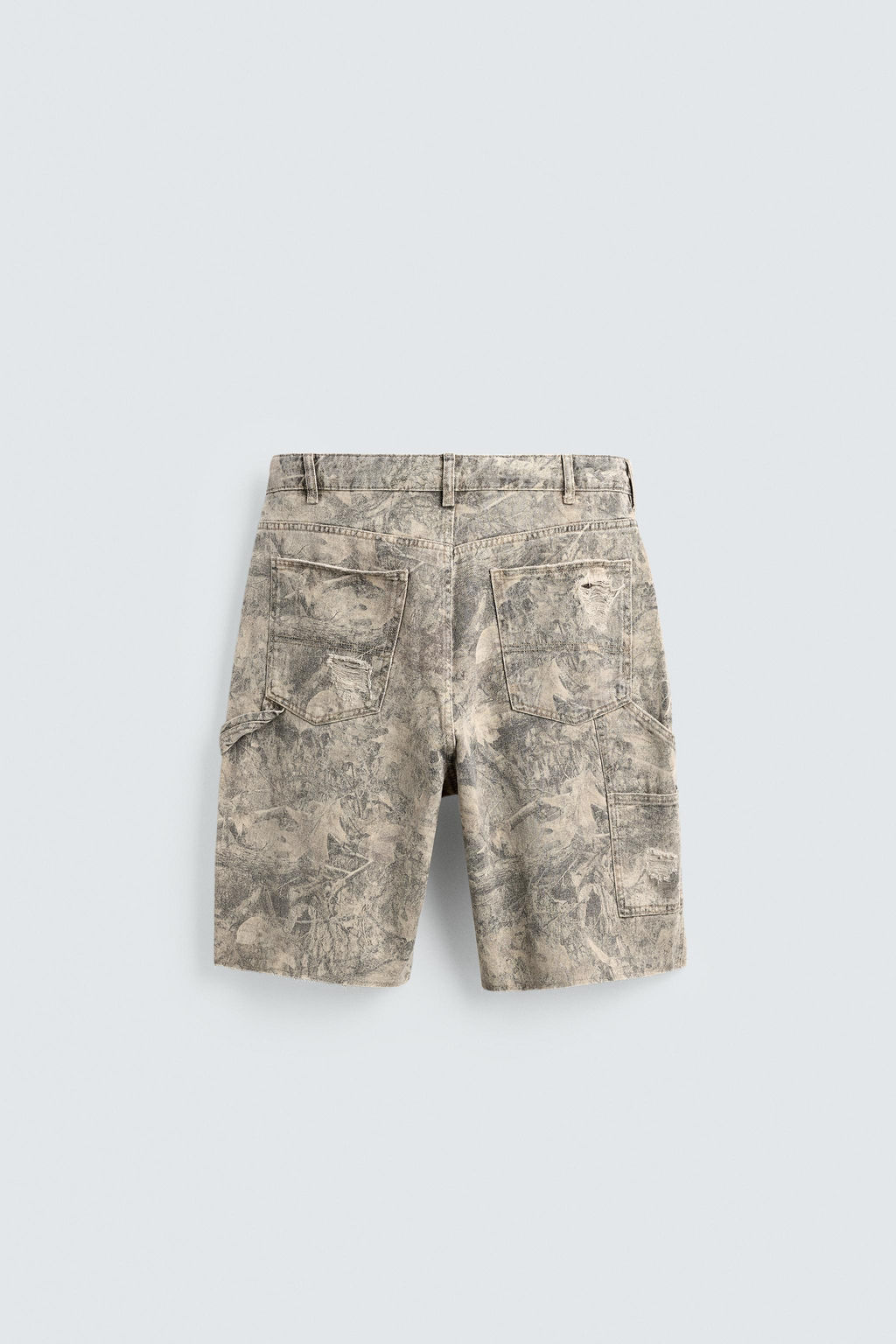 BERMUDA RELAXED FIT ESTAMPADO ABSTRACTO LAVADO / 026