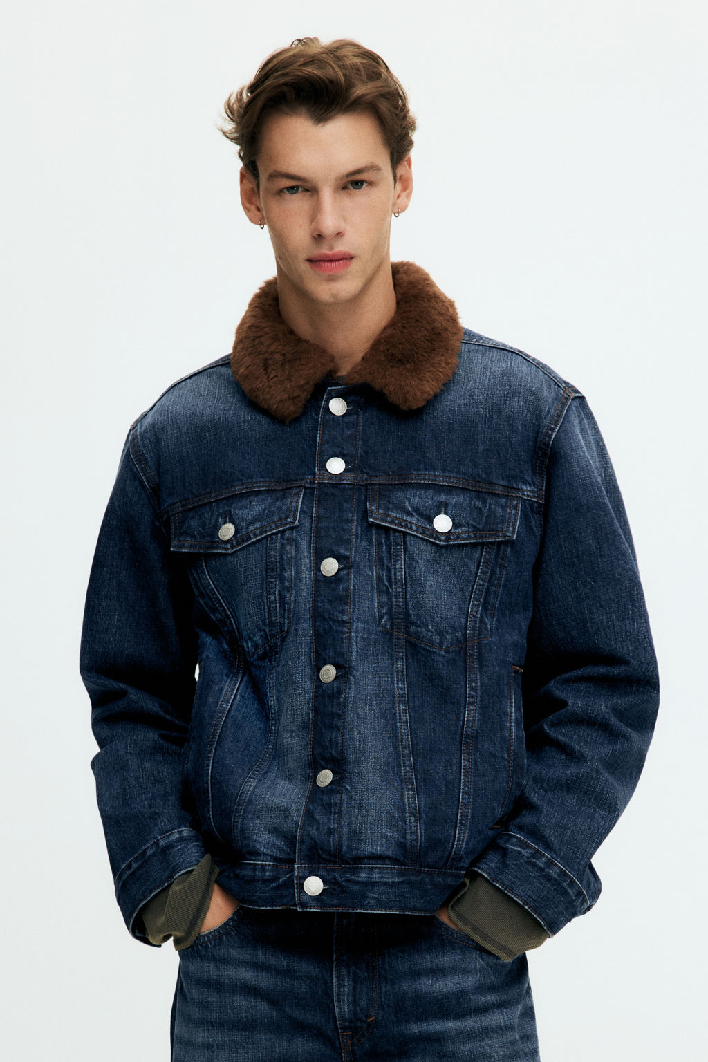 Cazadora trucker en denim con cuello - H&m фото 2