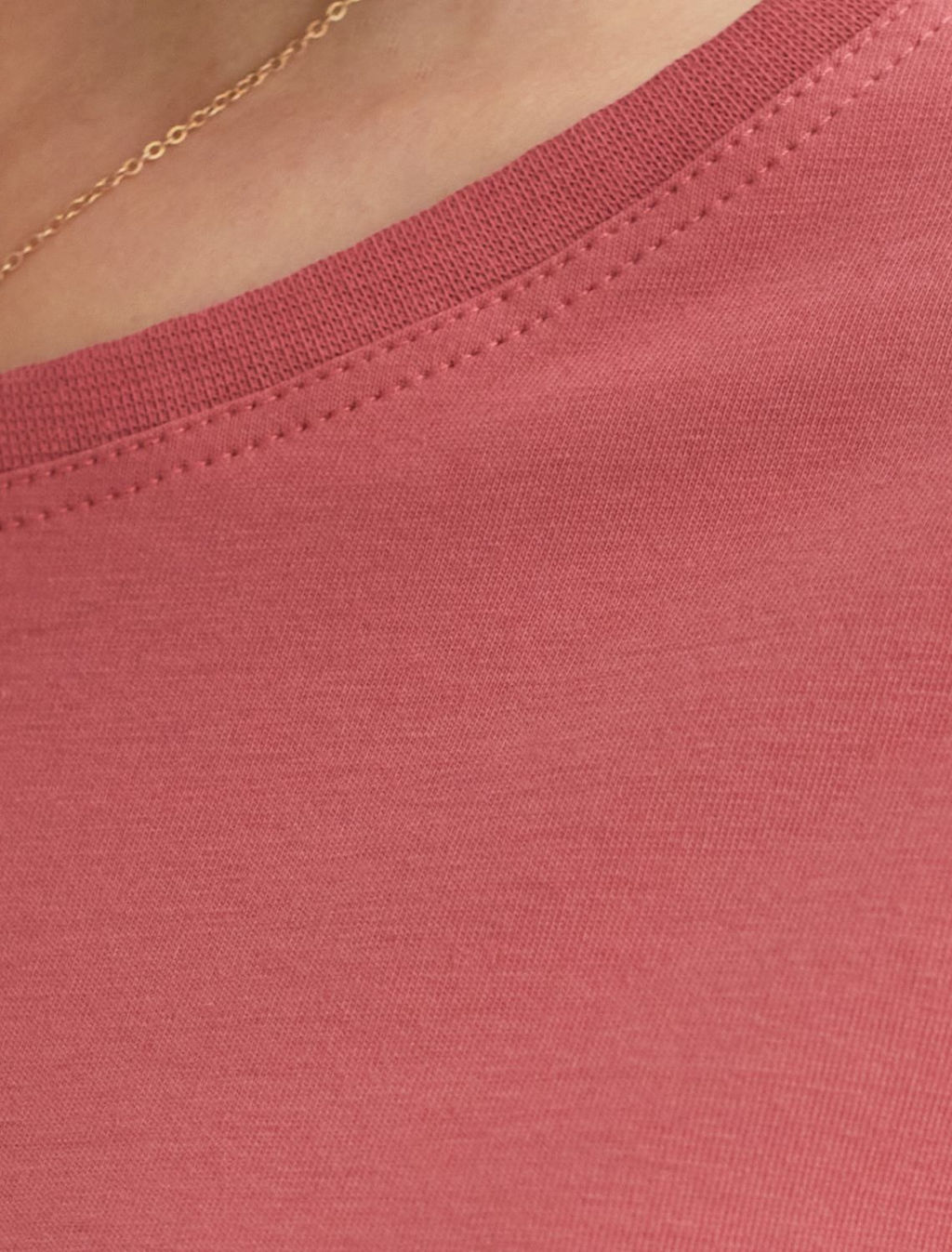 Базовая футболка полуприлегающая из премиального хлопка с эластаном - Vilatte фото 4