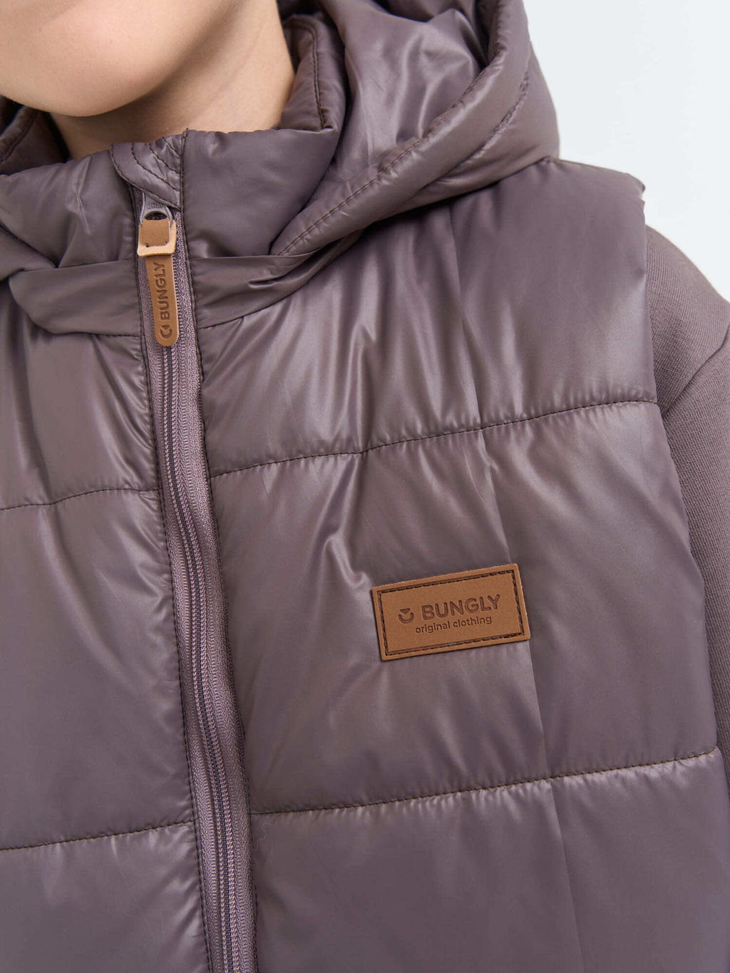 Жилет со съемным капюшоном Темный шоколад 7+ - Bungly фото 6