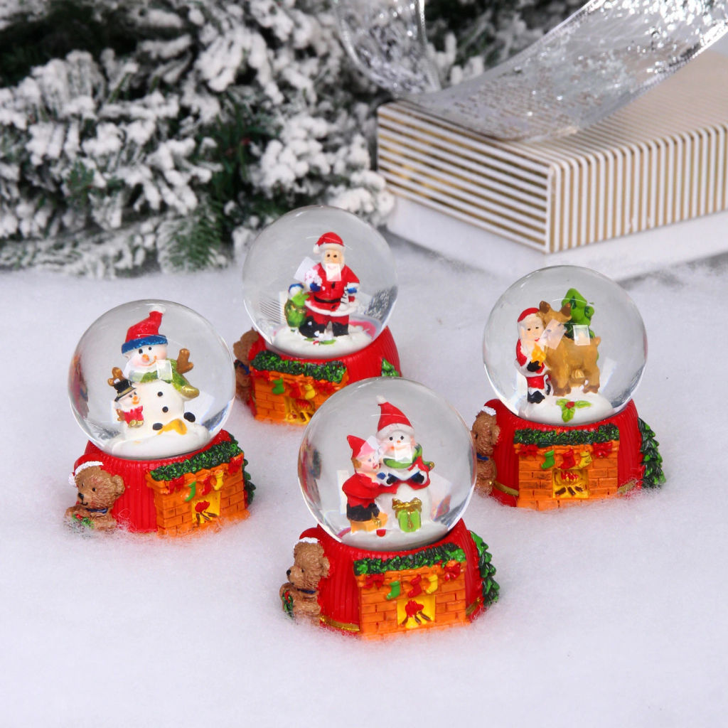 Сувенир новогодний "Снежный шар - Зима" d-4,5 см (подст.5,5*5,6 см), микс