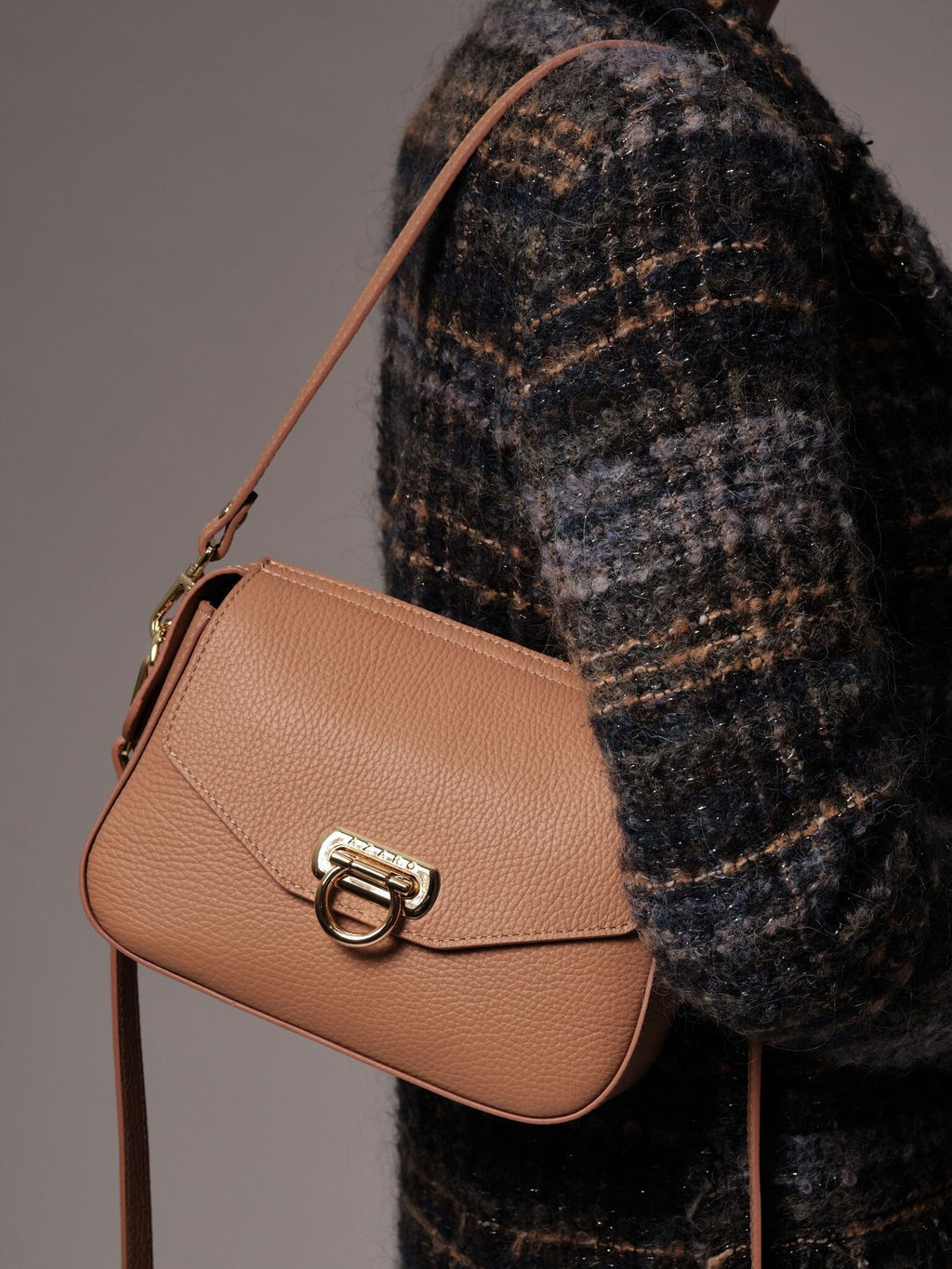 Сумка через плечо Azaro 3684 бежевая нуга