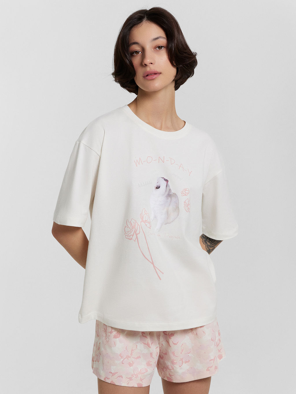 КОМПЛЕКТ ЖЕНСКИЙ (ДЖЕМПЕР, ШОРТЫ)