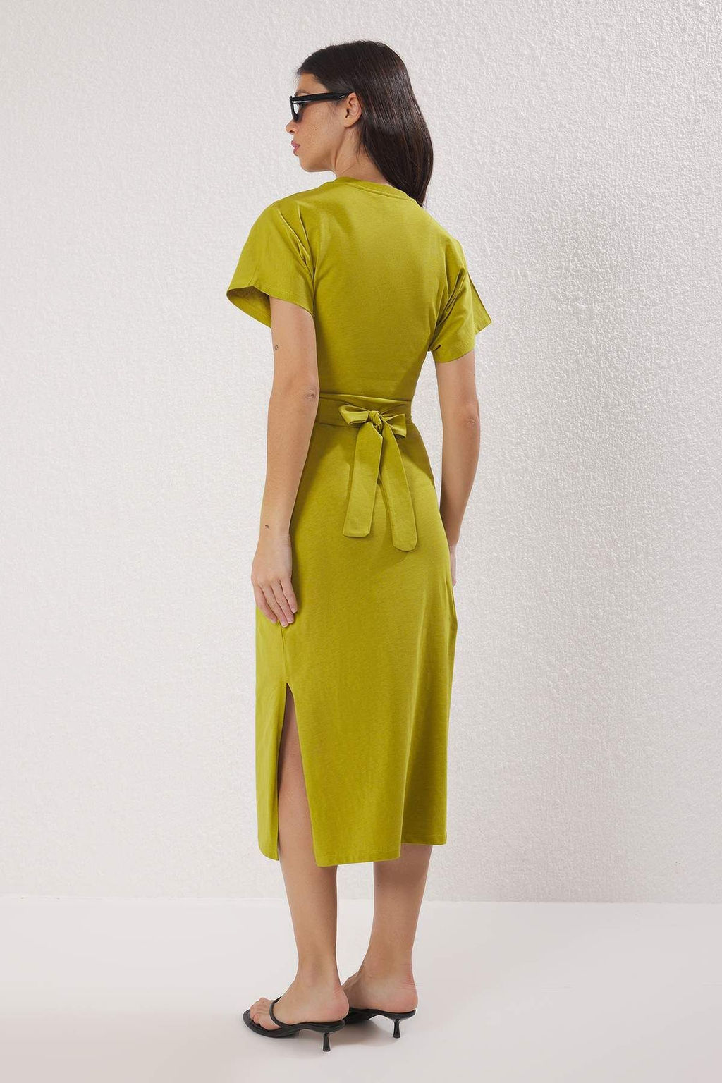 Yag Yesili %100 Pamuk Bele Oturan Y?rtmac ve Baglama Detayl? Midi Orme Kalem Elbise TWOSS21EL0404
