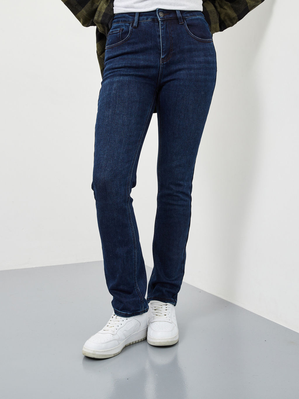 Утепленные женские джинсы прямого кроя на флисе - Mossmore фото 11