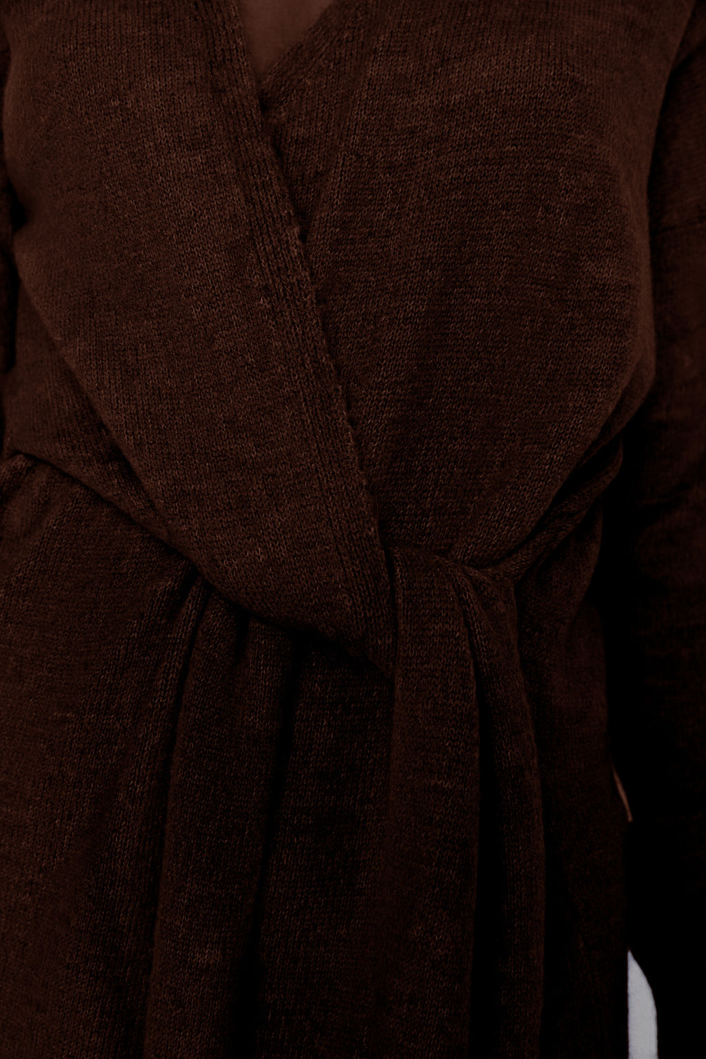 Koyu Kahverengi Yumusak Dokulu Midi Triko Kruvaze Yaka Baglamal? Elbise TWOAW21EL0260